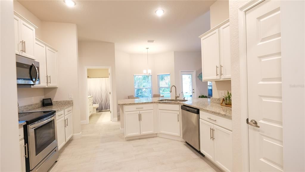 待售: $365,000 (4 贝兹, 3 浴室, 2265 平方英尺)