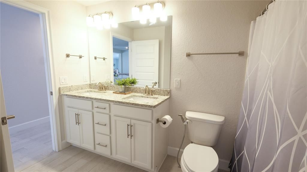 待售: $365,000 (4 贝兹, 3 浴室, 2265 平方英尺)