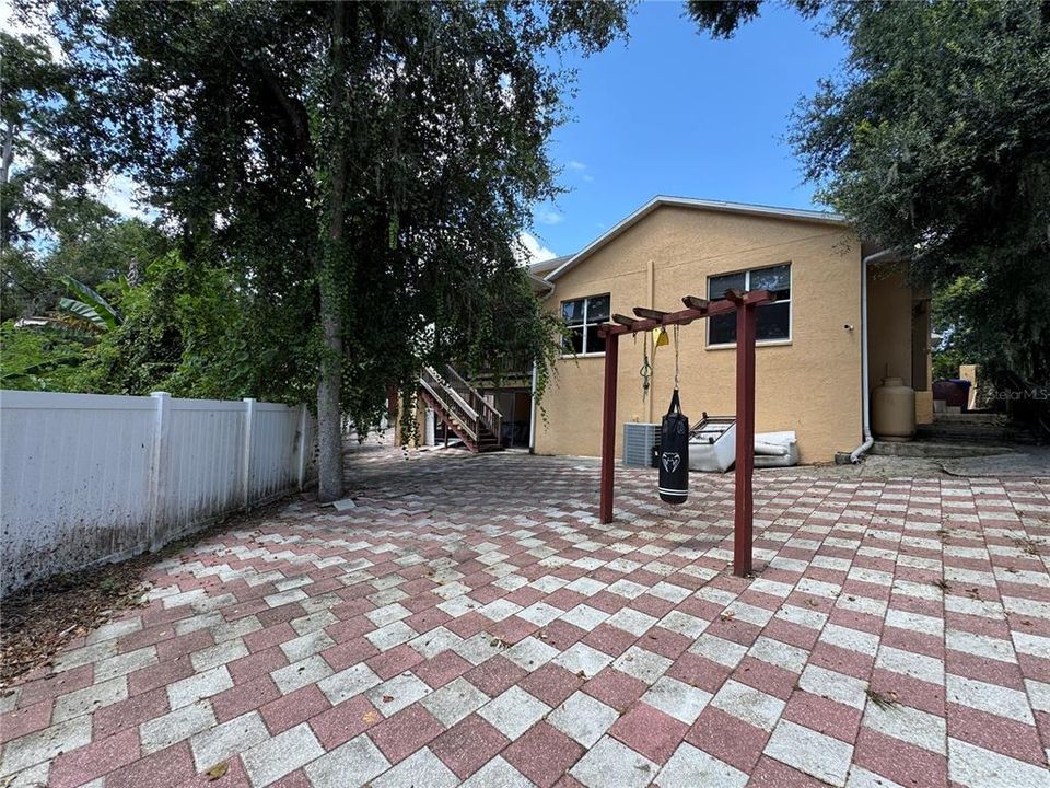 For Sale: $760,000 (5 beds, 4 baths, 4354 Square Feet)