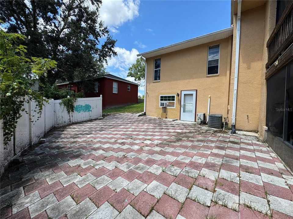 For Sale: $760,000 (5 beds, 4 baths, 4354 Square Feet)