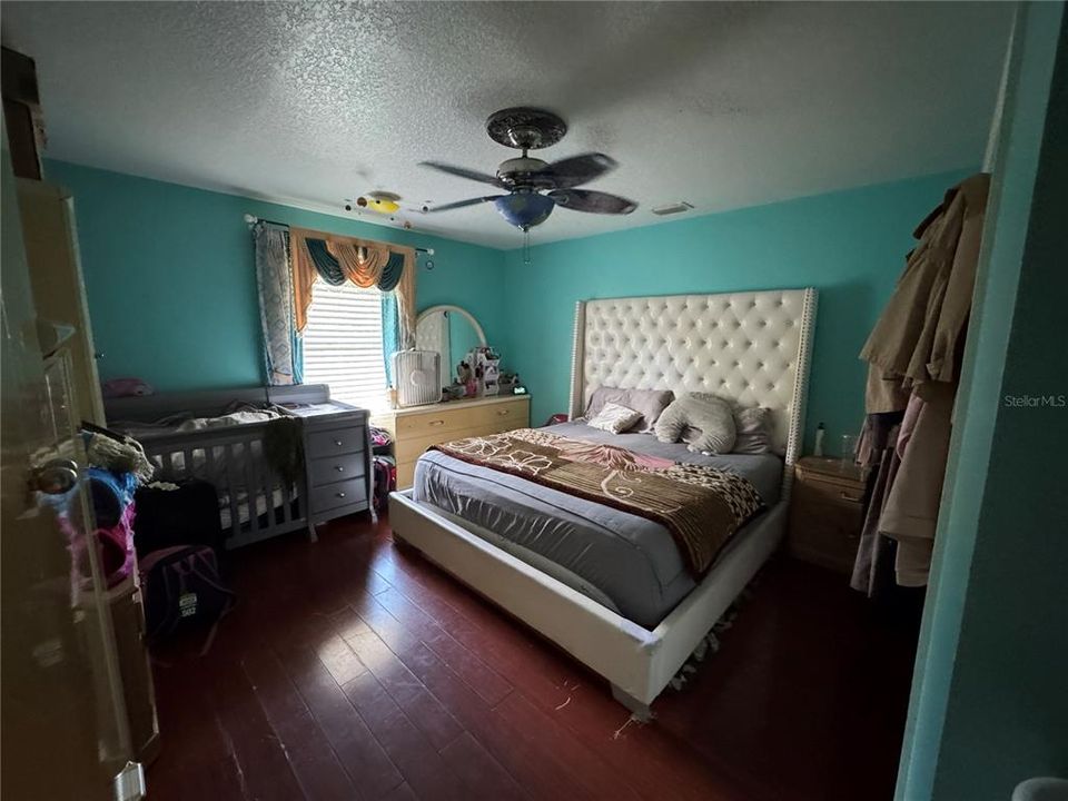 For Sale: $760,000 (5 beds, 4 baths, 4354 Square Feet)