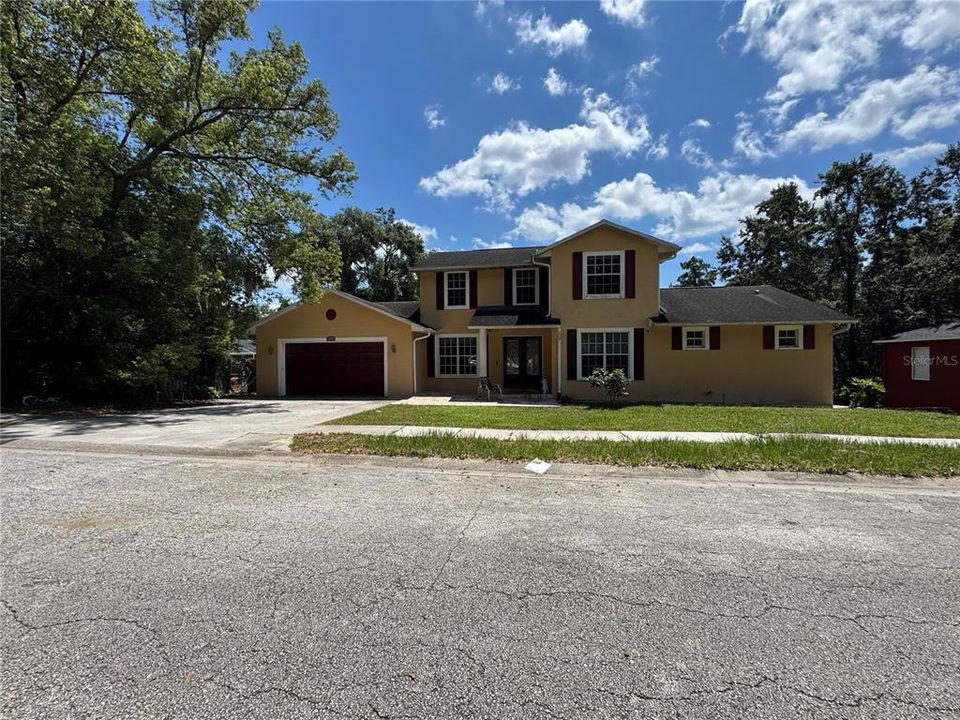 For Sale: $760,000 (5 beds, 4 baths, 4354 Square Feet)