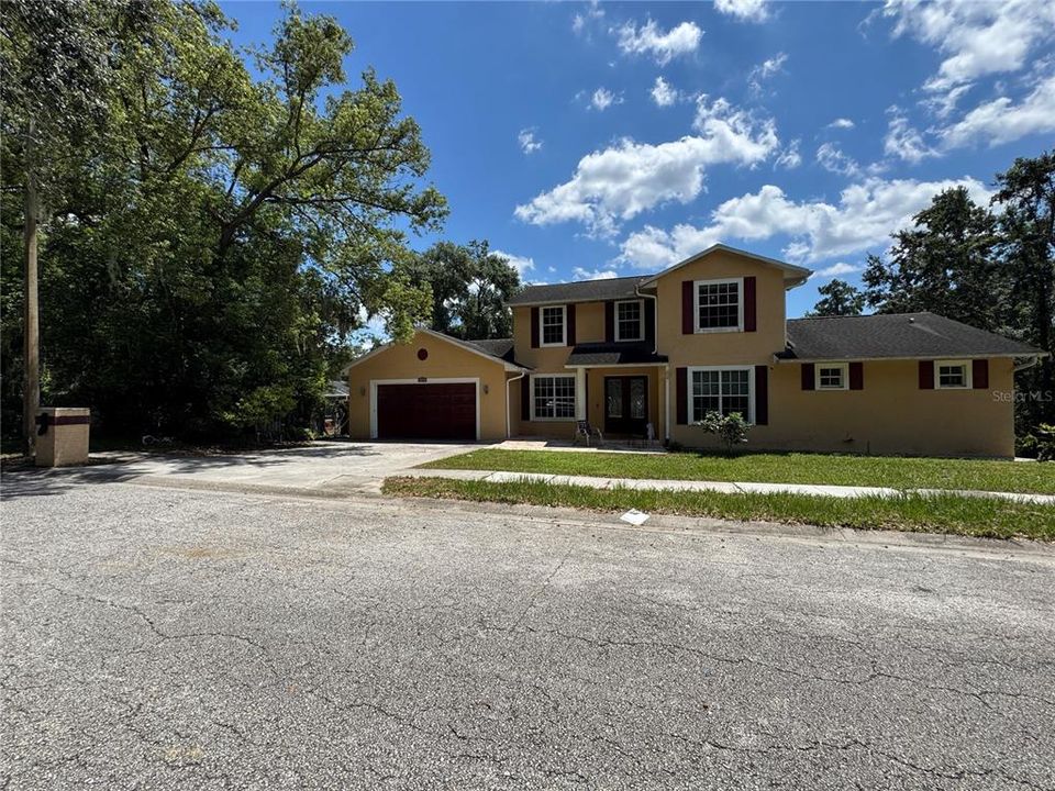 For Sale: $760,000 (5 beds, 4 baths, 4354 Square Feet)