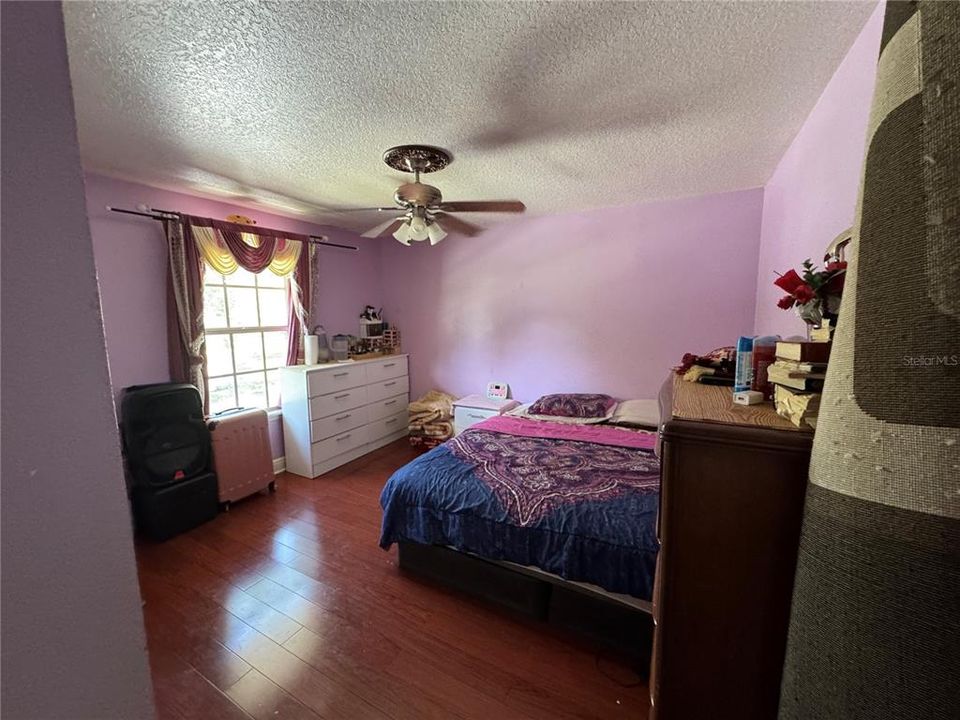 For Sale: $760,000 (5 beds, 4 baths, 4354 Square Feet)