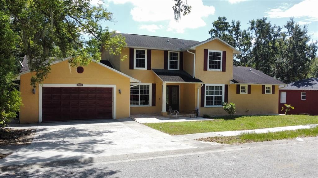 For Sale: $760,000 (5 beds, 4 baths, 4354 Square Feet)