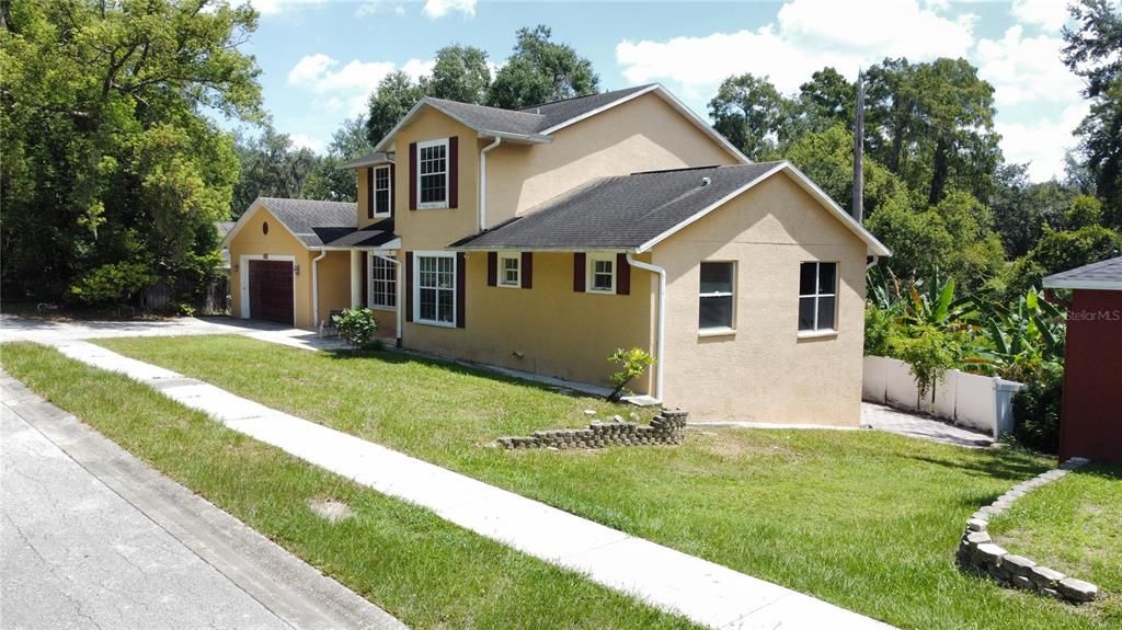 For Sale: $760,000 (5 beds, 4 baths, 4354 Square Feet)