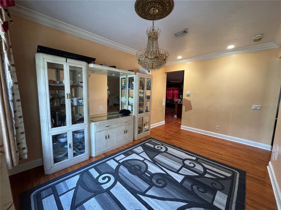 For Sale: $760,000 (5 beds, 4 baths, 4354 Square Feet)