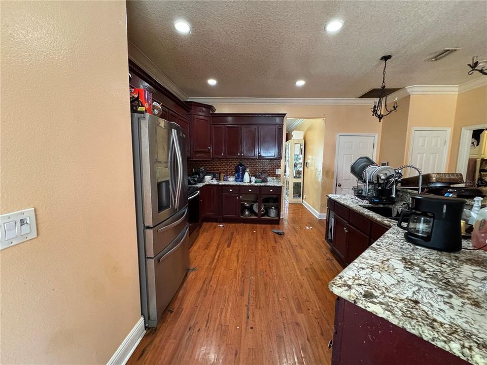 For Sale: $760,000 (5 beds, 4 baths, 4354 Square Feet)