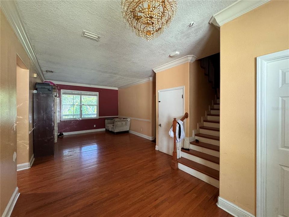 For Sale: $760,000 (5 beds, 4 baths, 4354 Square Feet)