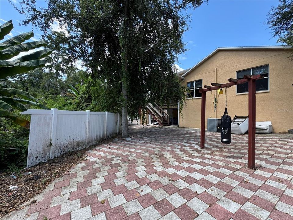 For Sale: $760,000 (5 beds, 4 baths, 4354 Square Feet)