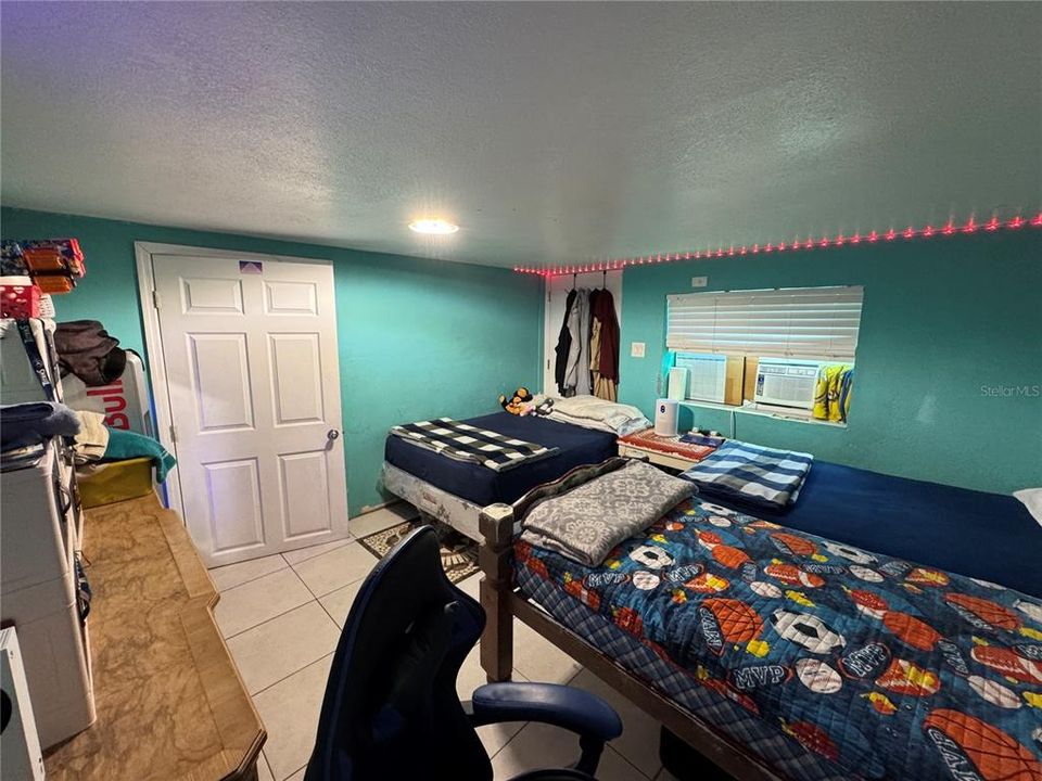 For Sale: $760,000 (5 beds, 4 baths, 4354 Square Feet)