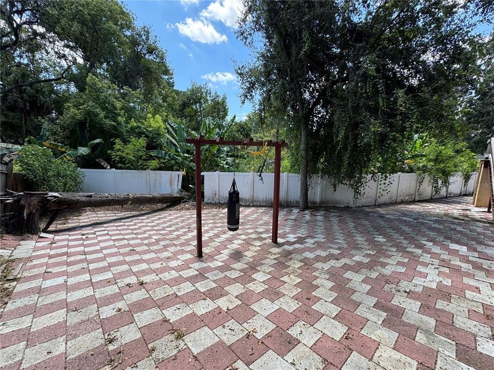 For Sale: $760,000 (5 beds, 4 baths, 4354 Square Feet)