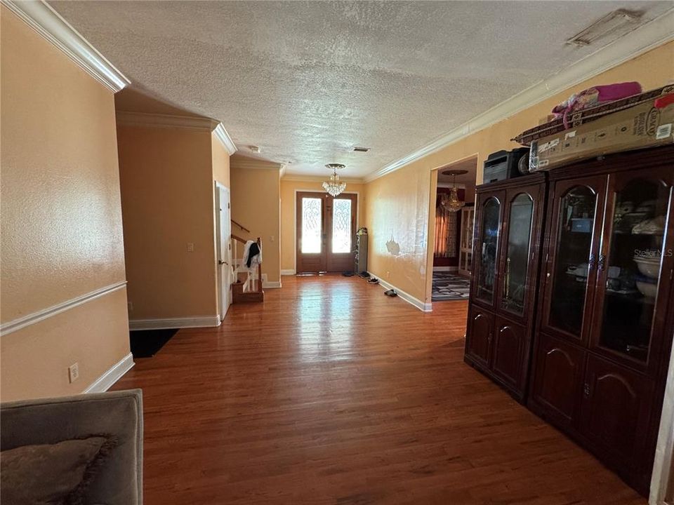 For Sale: $760,000 (5 beds, 4 baths, 4354 Square Feet)