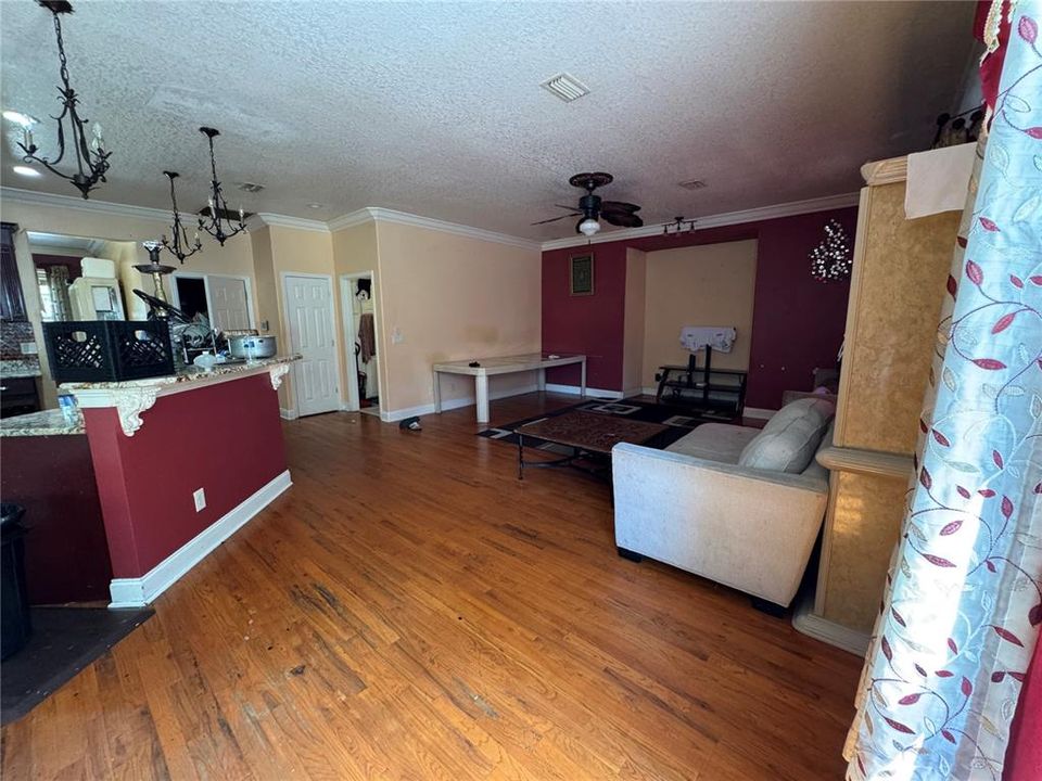 For Sale: $760,000 (5 beds, 4 baths, 4354 Square Feet)