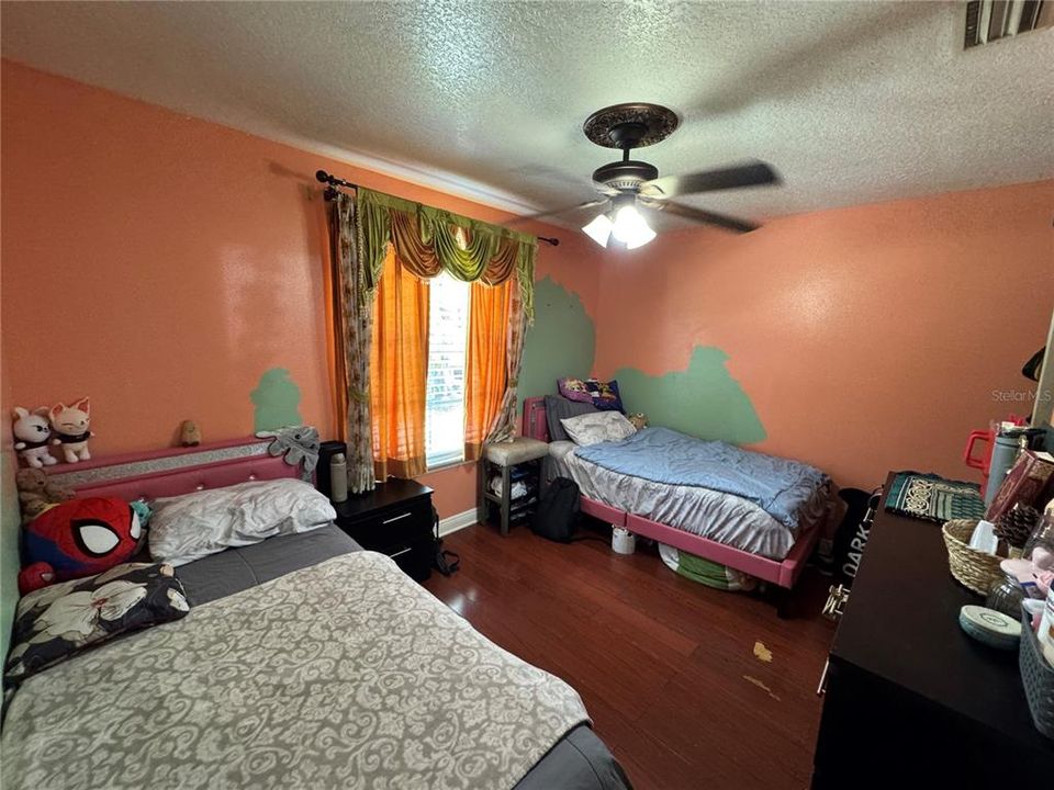 For Sale: $760,000 (5 beds, 4 baths, 4354 Square Feet)