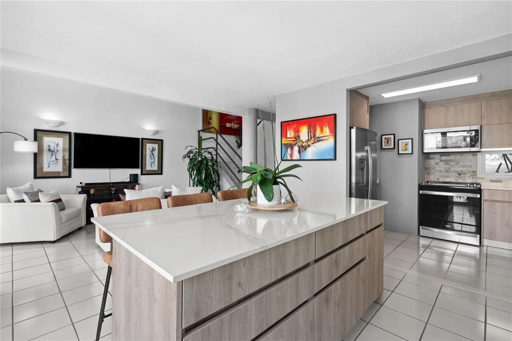 Active With Contract: $485,000 (3 beds, 2 baths, 2187 Square Feet)