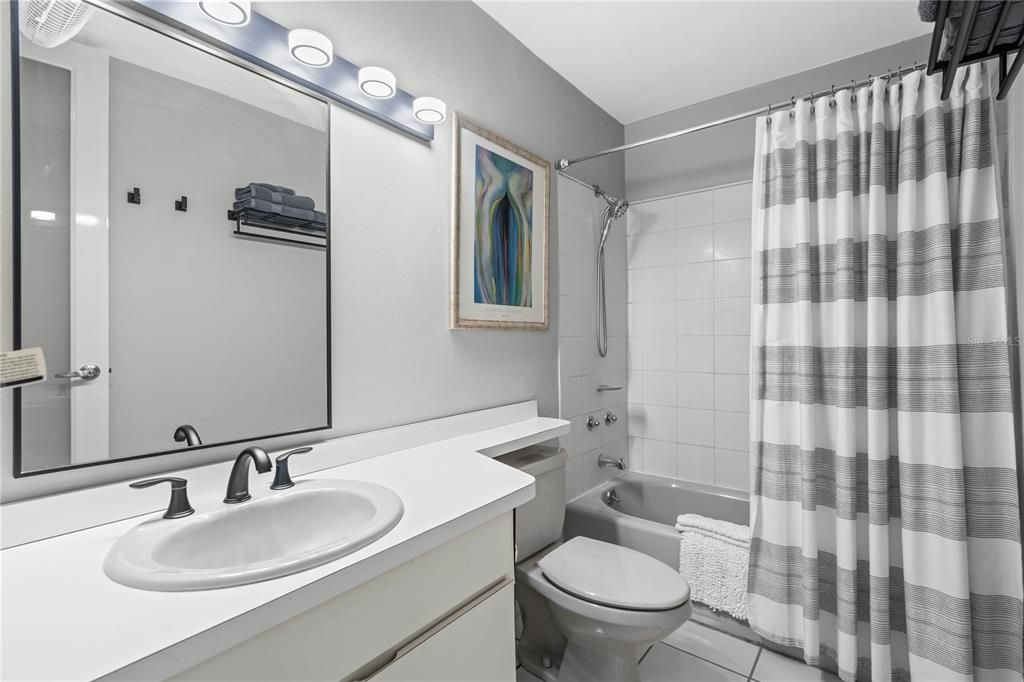 Active With Contract: $485,000 (3 beds, 2 baths, 2187 Square Feet)