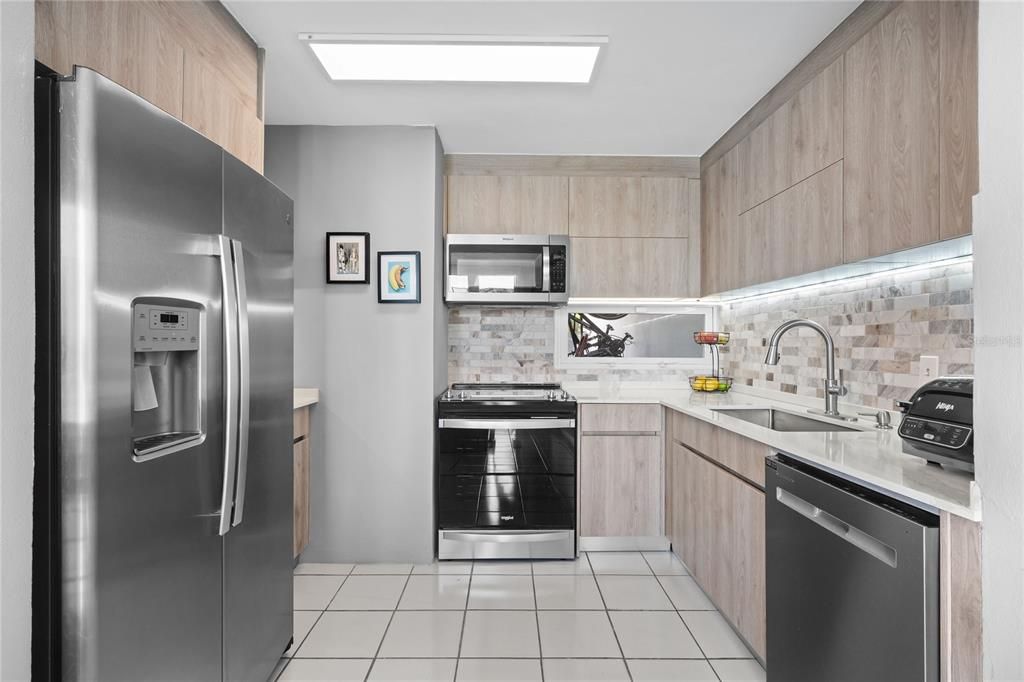 Active With Contract: $485,000 (3 beds, 2 baths, 2187 Square Feet)