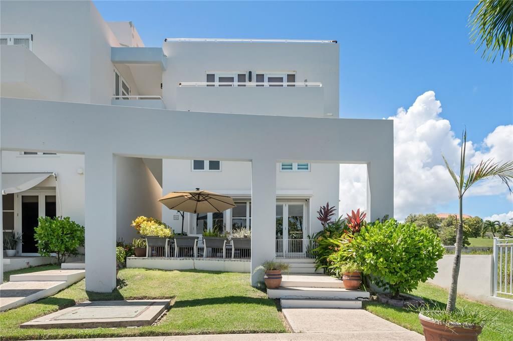 Active With Contract: $485,000 (3 beds, 2 baths, 2187 Square Feet)