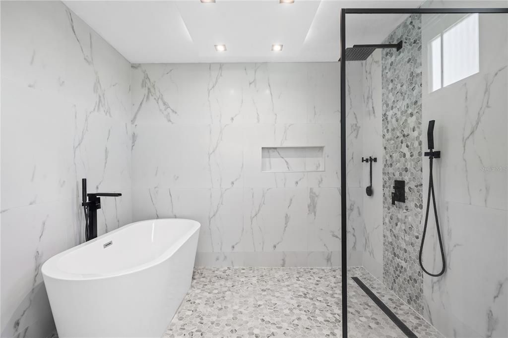 Active With Contract: $485,000 (3 beds, 2 baths, 2187 Square Feet)