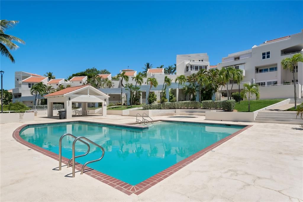 Active With Contract: $485,000 (3 beds, 2 baths, 2187 Square Feet)