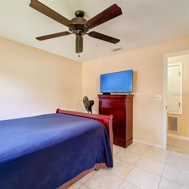 For Sale: $295,000 (3 beds, 2 baths, 1540 Square Feet)