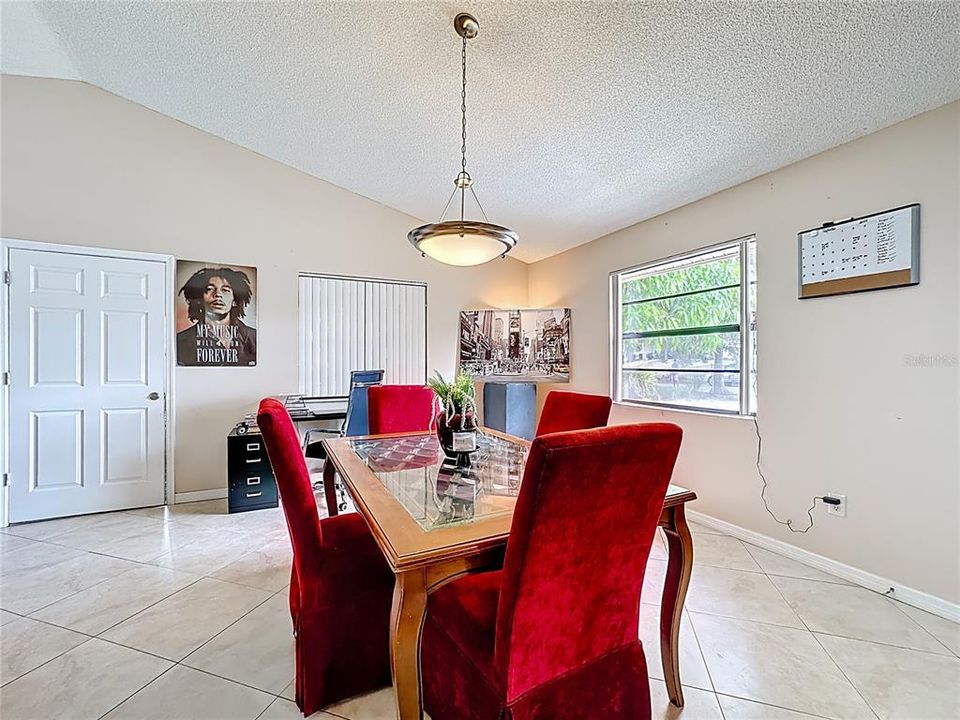 For Sale: $295,000 (3 beds, 2 baths, 1540 Square Feet)