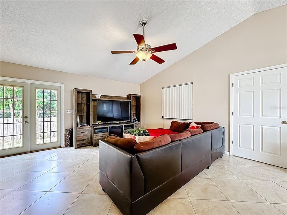 For Sale: $295,000 (3 beds, 2 baths, 1540 Square Feet)