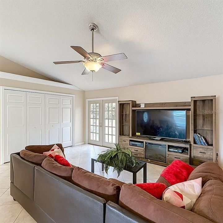 For Sale: $295,000 (3 beds, 2 baths, 1540 Square Feet)