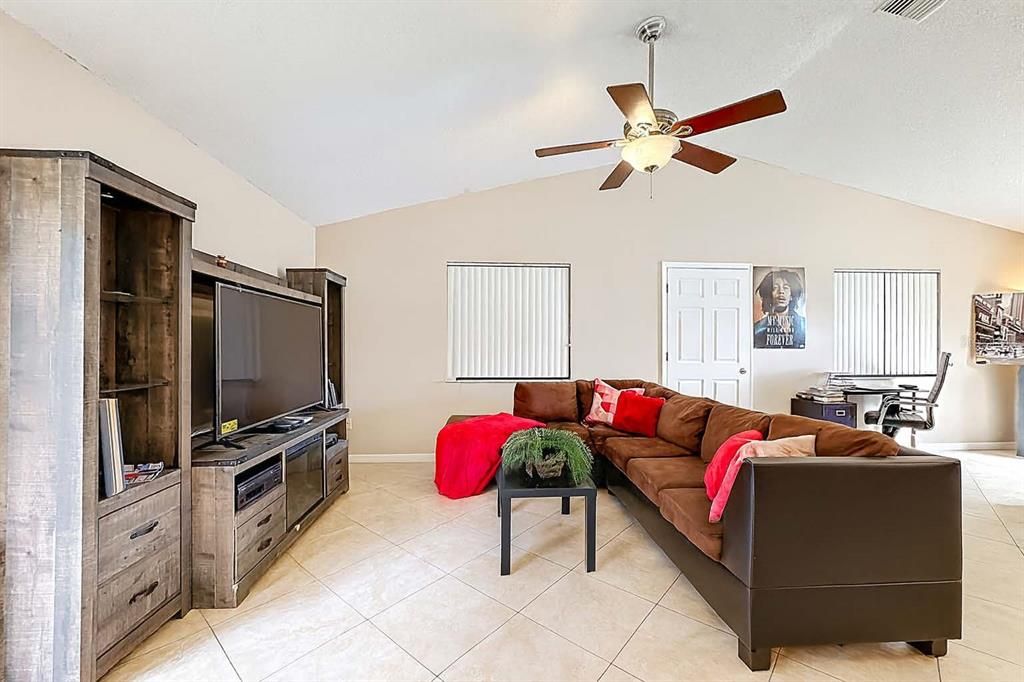 For Sale: $295,000 (3 beds, 2 baths, 1540 Square Feet)