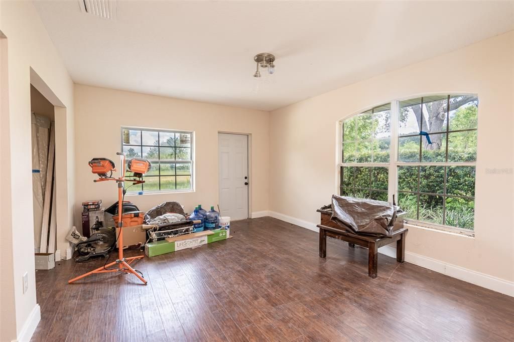 For Sale: $1,089,000 (6 beds, 3 baths, 3452 Square Feet)