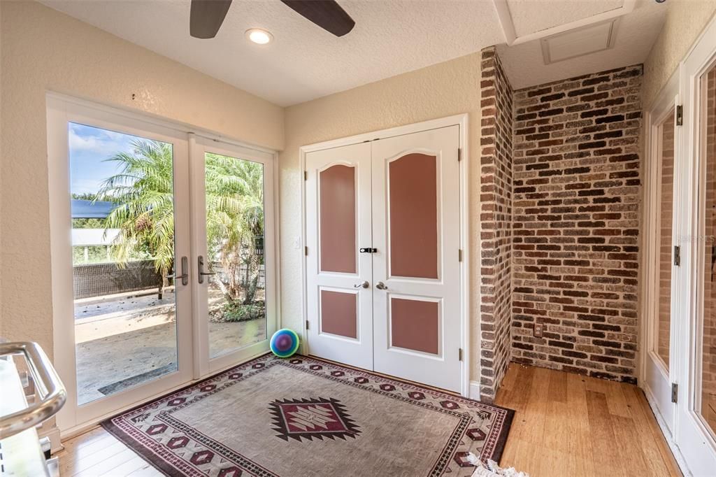 For Sale: $1,089,000 (6 beds, 3 baths, 3452 Square Feet)