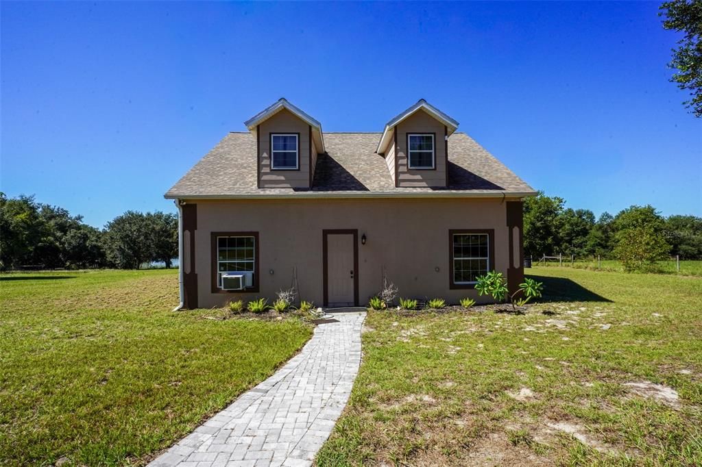 For Sale: $1,089,000 (6 beds, 3 baths, 3452 Square Feet)