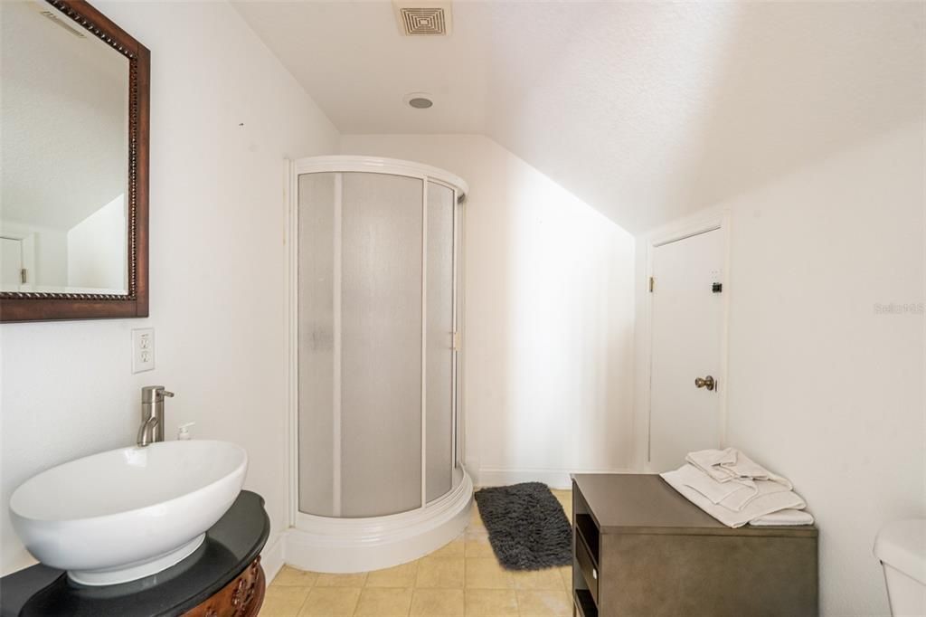 For Sale: $1,089,000 (6 beds, 3 baths, 3452 Square Feet)