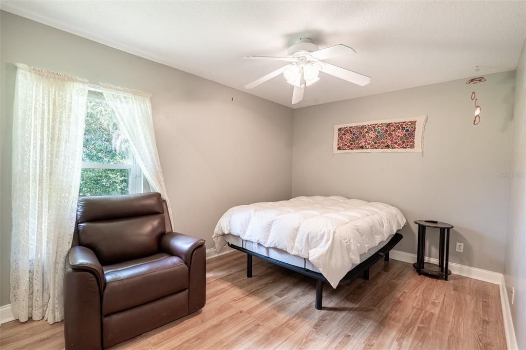 For Sale: $1,089,000 (6 beds, 3 baths, 3452 Square Feet)