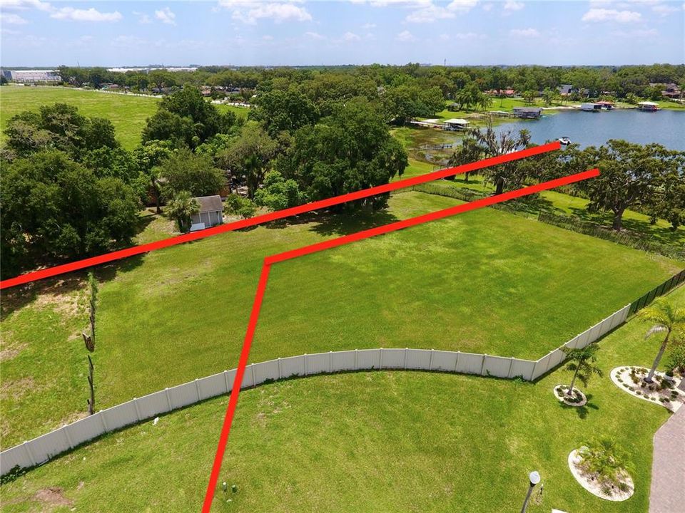 На продажу: $749,000 (0.59 acres)