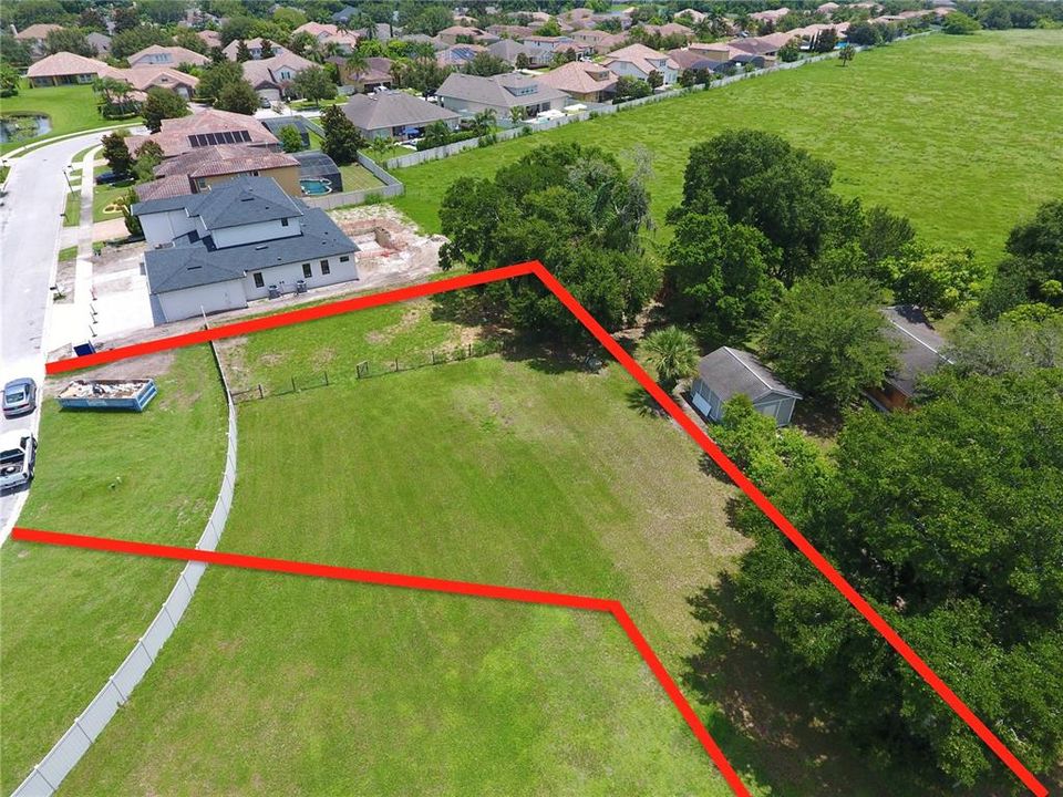 На продажу: $749,000 (0.59 acres)