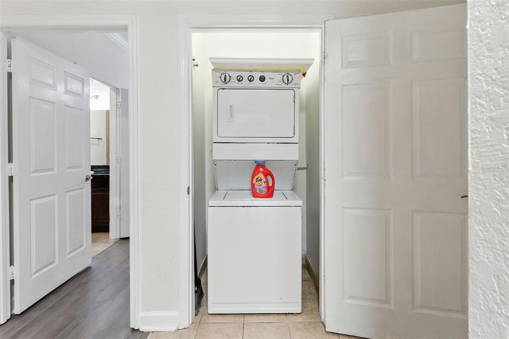 Active With Contract: $215,990 (3 beds, 2 baths, 1244 Square Feet)