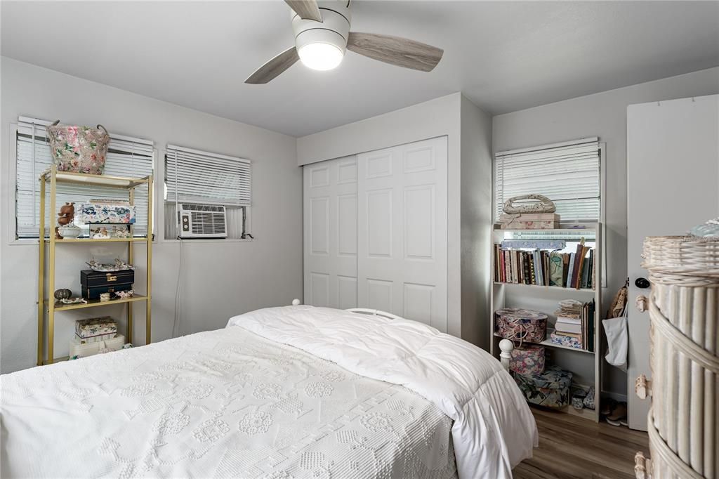 For Sale: $122,000 (2 beds, 1 baths, 624 Square Feet)