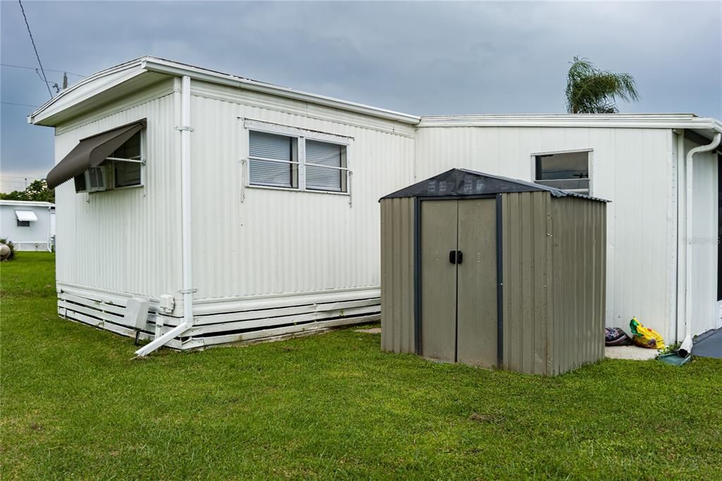 For Sale: $122,000 (2 beds, 1 baths, 624 Square Feet)