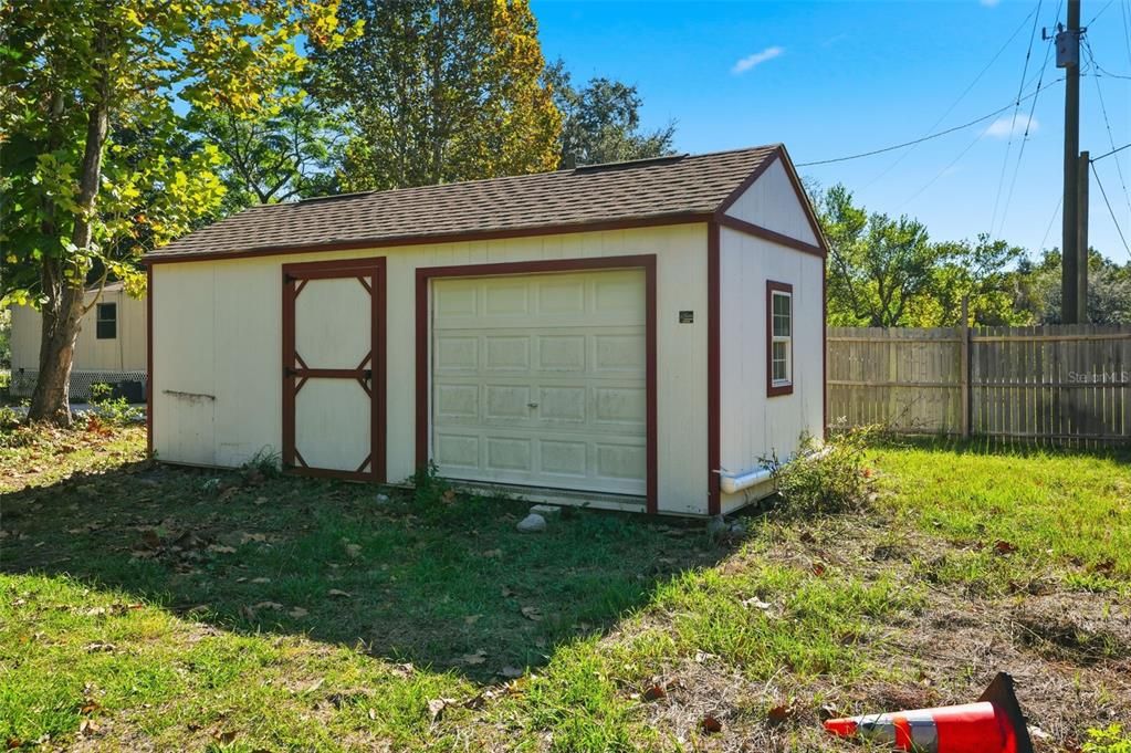 Под контрактом: $165,000 (2 спален, 2 ванн, 924 Квадратных фут)