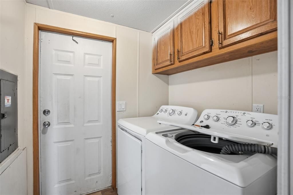 Под контрактом: $165,000 (2 спален, 2 ванн, 924 Квадратных фут)