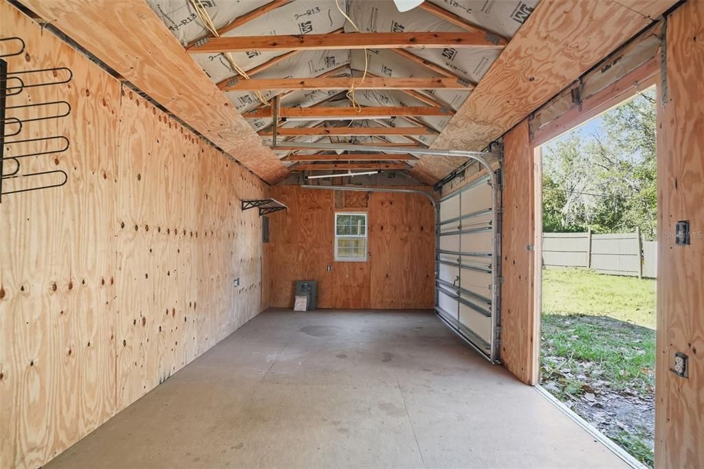 Под контрактом: $165,000 (2 спален, 2 ванн, 924 Квадратных фут)