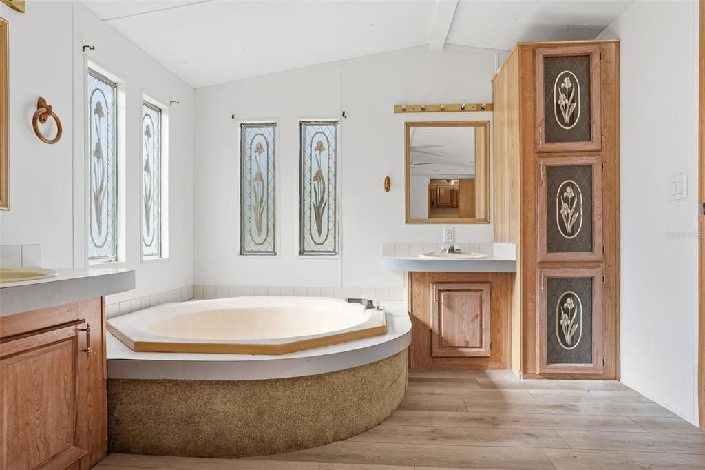 Под контрактом: $165,000 (2 спален, 2 ванн, 924 Квадратных фут)