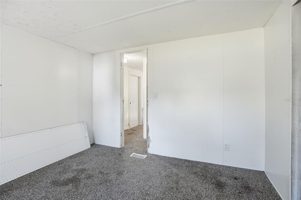 Под контрактом: $165,000 (2 спален, 2 ванн, 924 Квадратных фут)