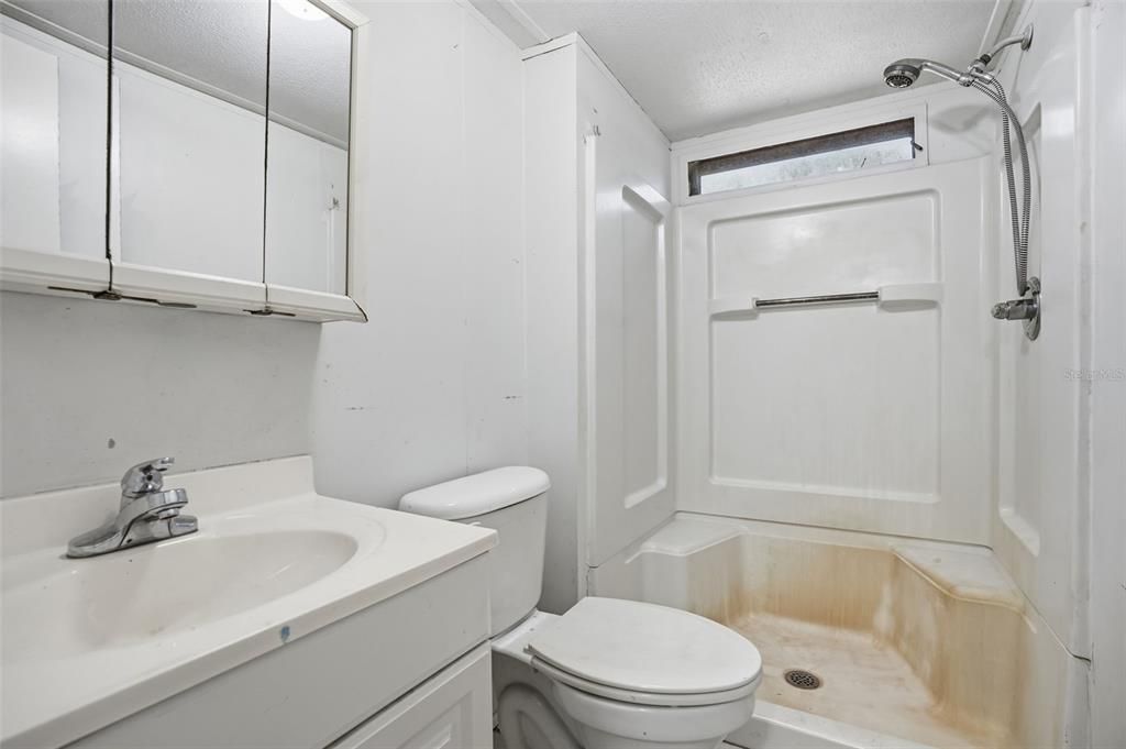 Под контрактом: $165,000 (2 спален, 2 ванн, 924 Квадратных фут)