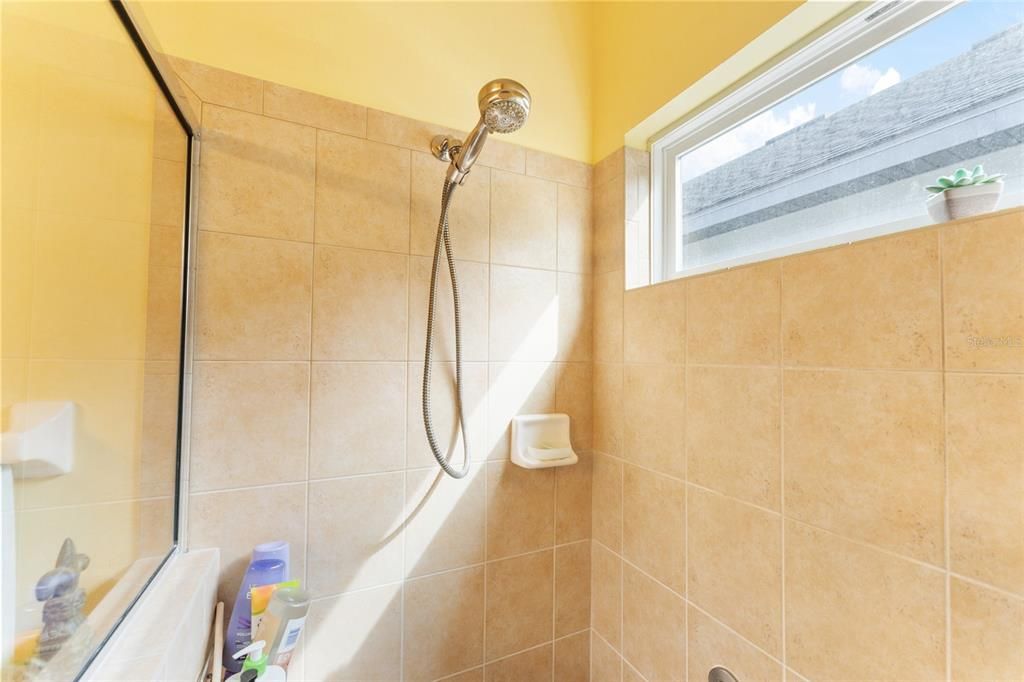 For Sale: $384,600 (3 beds, 2 baths, 1596 Square Feet)