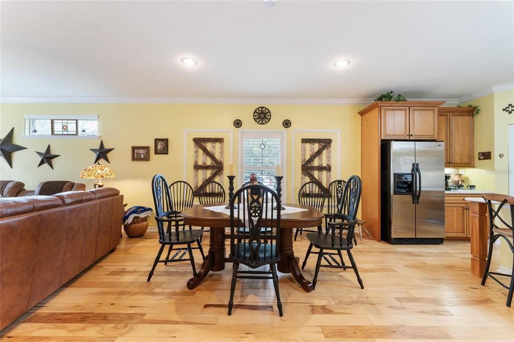 For Sale: $384,600 (3 beds, 2 baths, 1596 Square Feet)