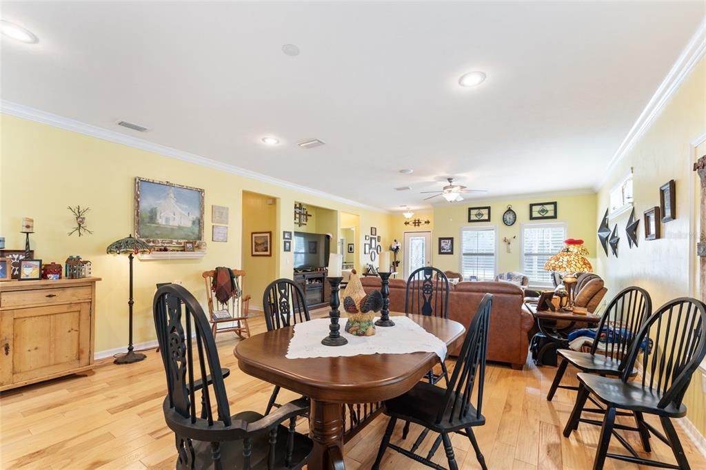 For Sale: $384,600 (3 beds, 2 baths, 1596 Square Feet)