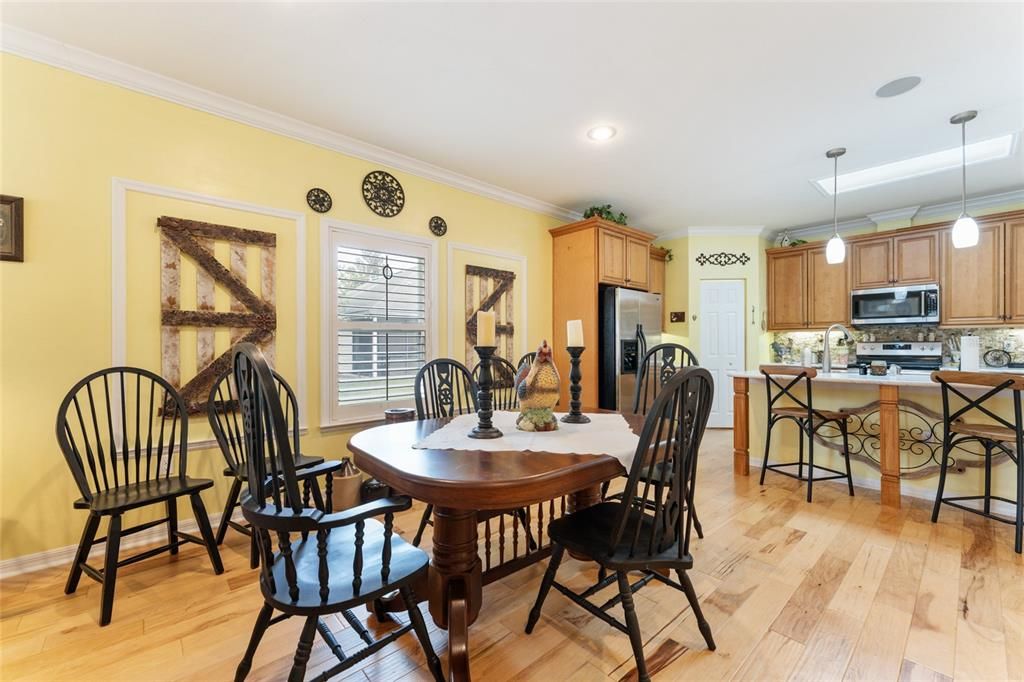 For Sale: $384,600 (3 beds, 2 baths, 1596 Square Feet)